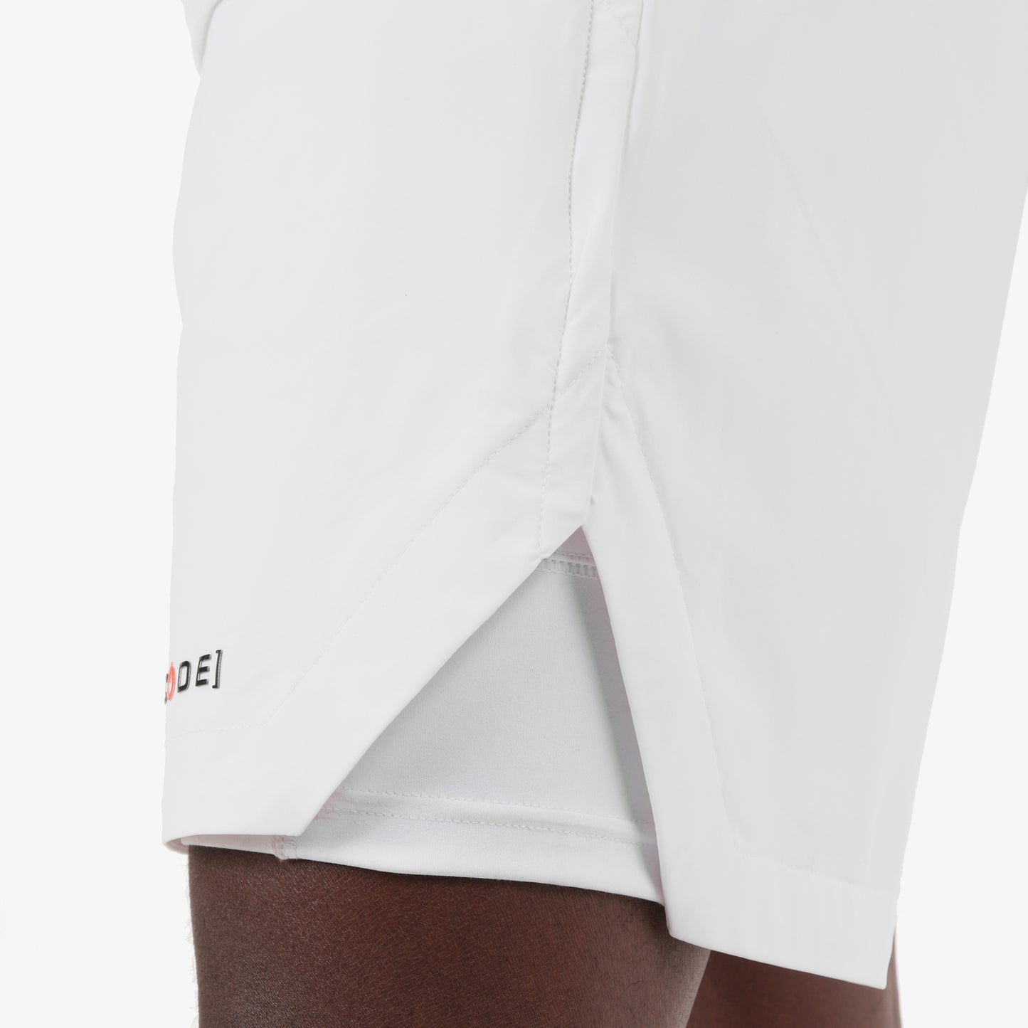 P69. 5" WHITE LINER SHORT