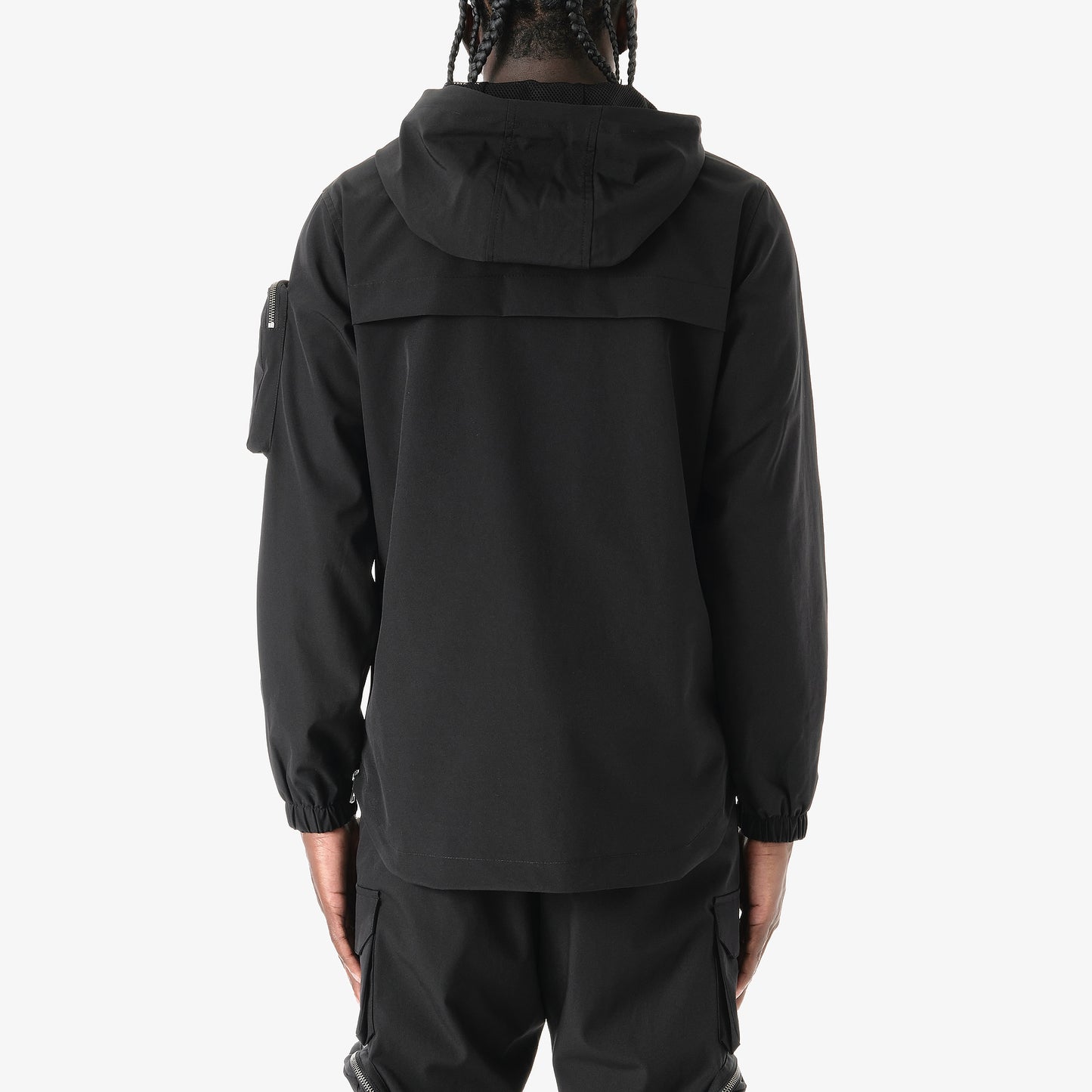 J05. BLACK PULLOVER WINDBREAKER
