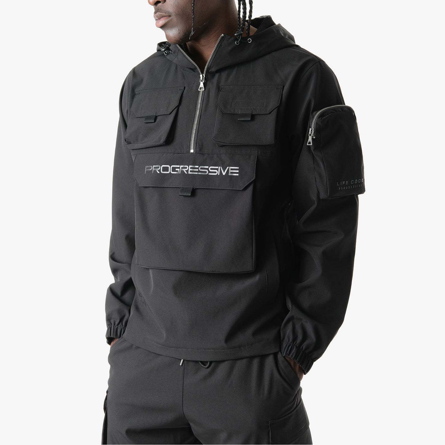 J05. BLACK PULLOVER WINDBREAKER