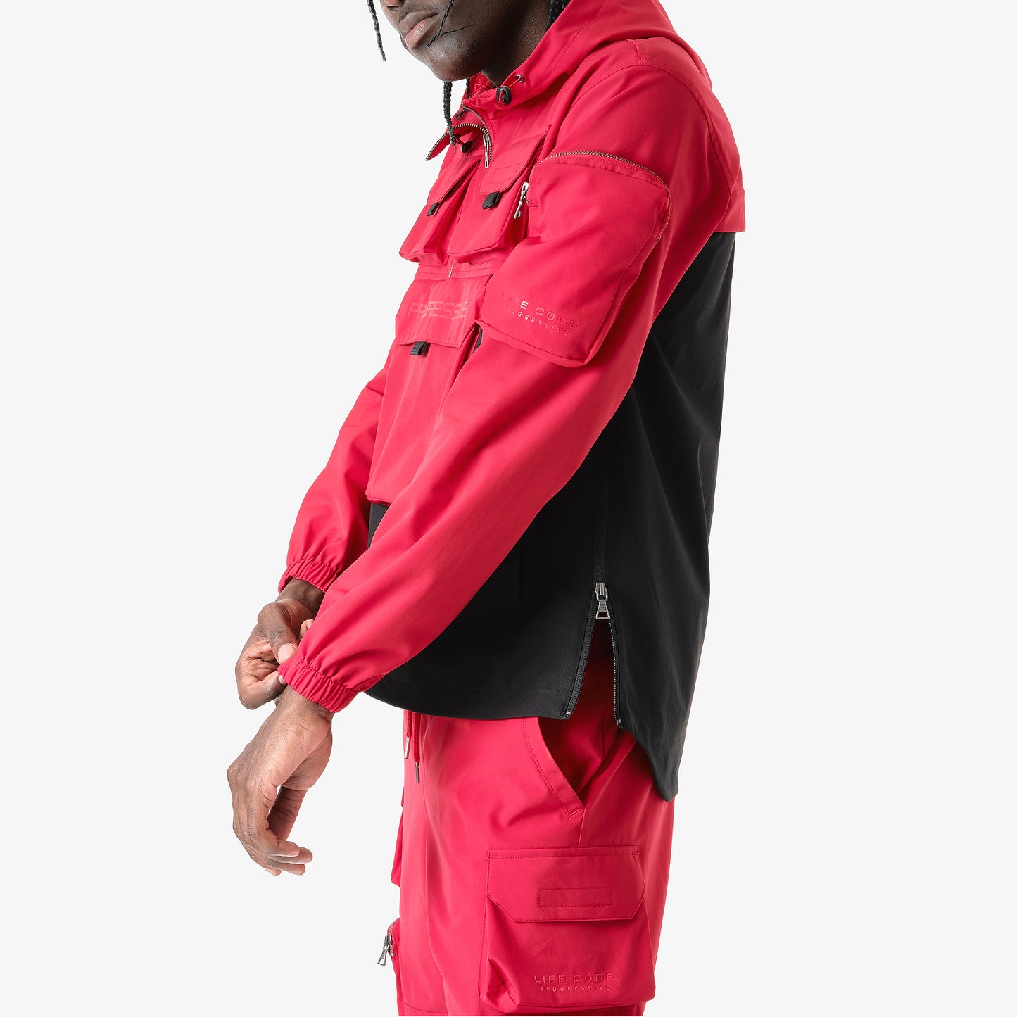 J05. RED PULLOVER WINDBREAKER