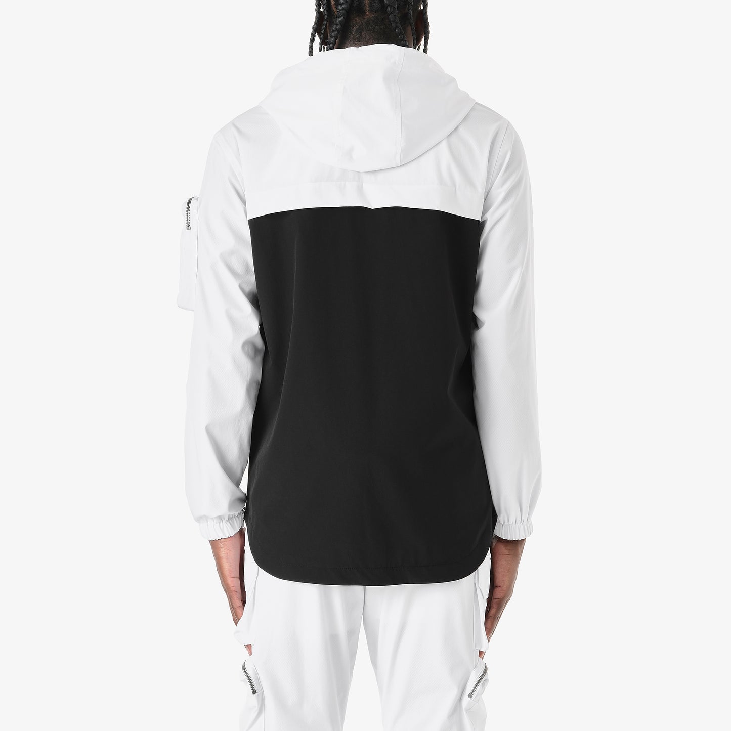 J05. WHITE PULLOVER WINDBREAKER