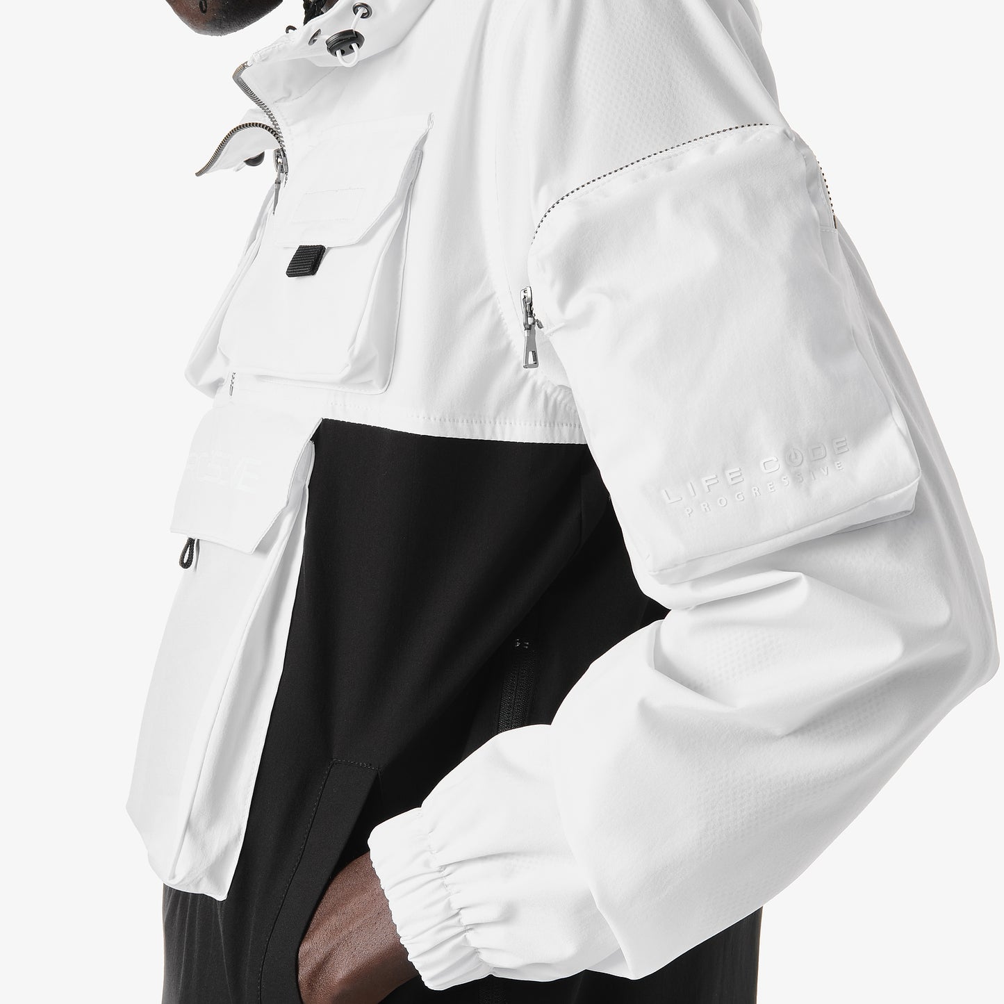 J05. WHITE PULLOVER WINDBREAKER