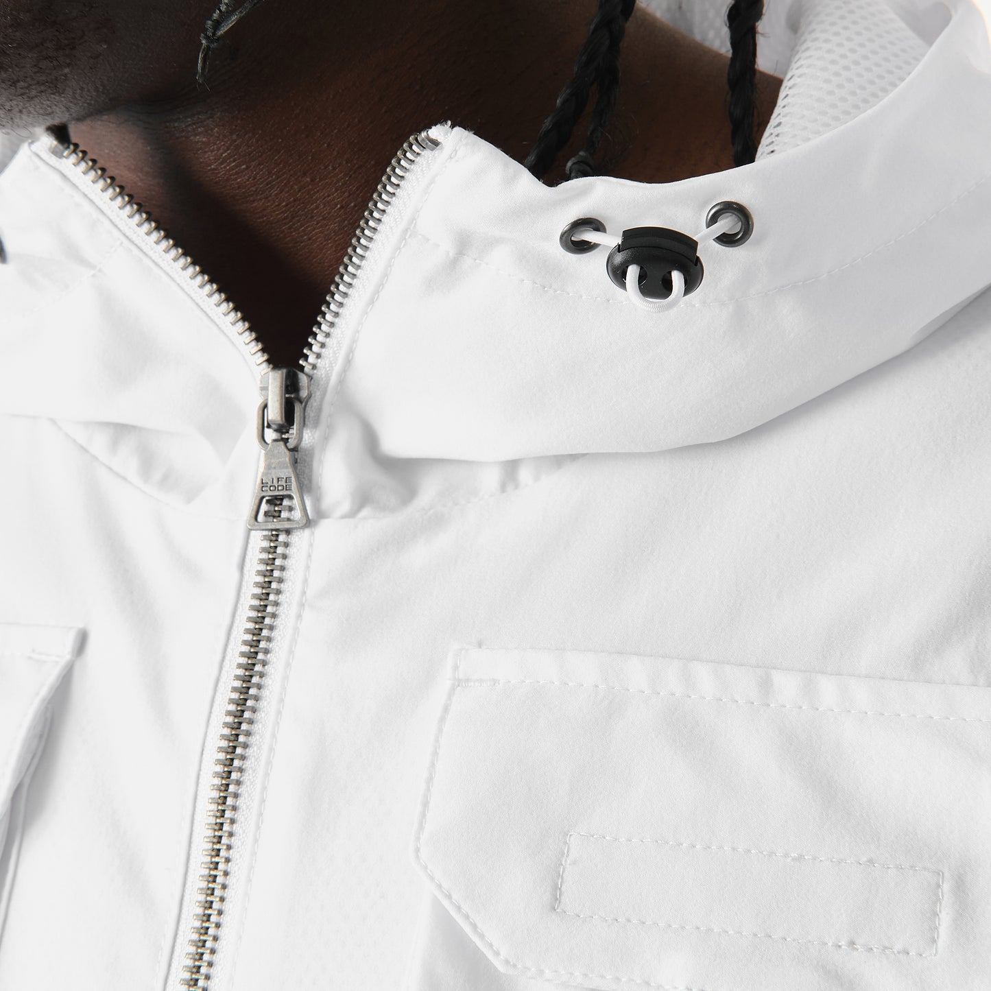 J05. WHITE PULLOVER WINDBREAKER