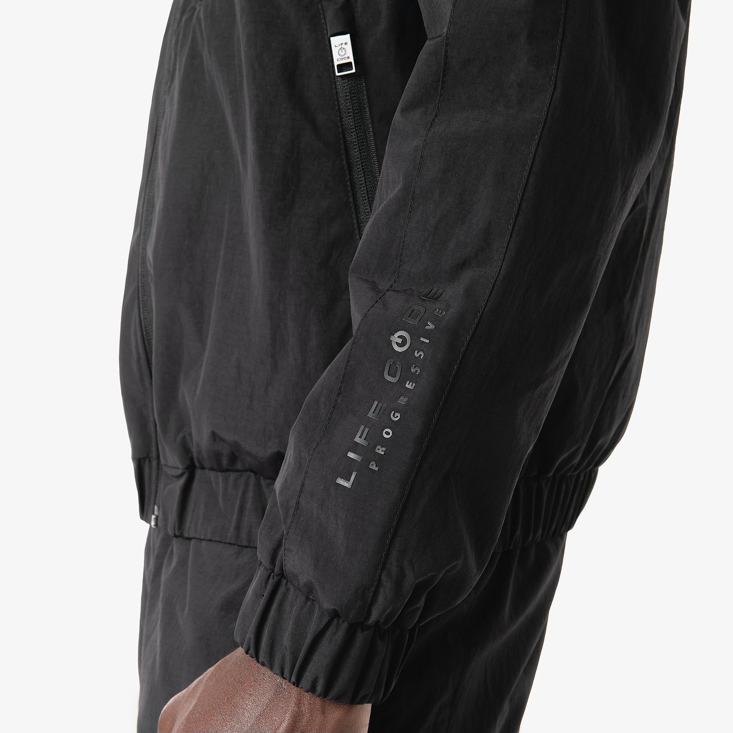 J81. BLACK FULL ZIP LIGHTWEIGHT JACKET
