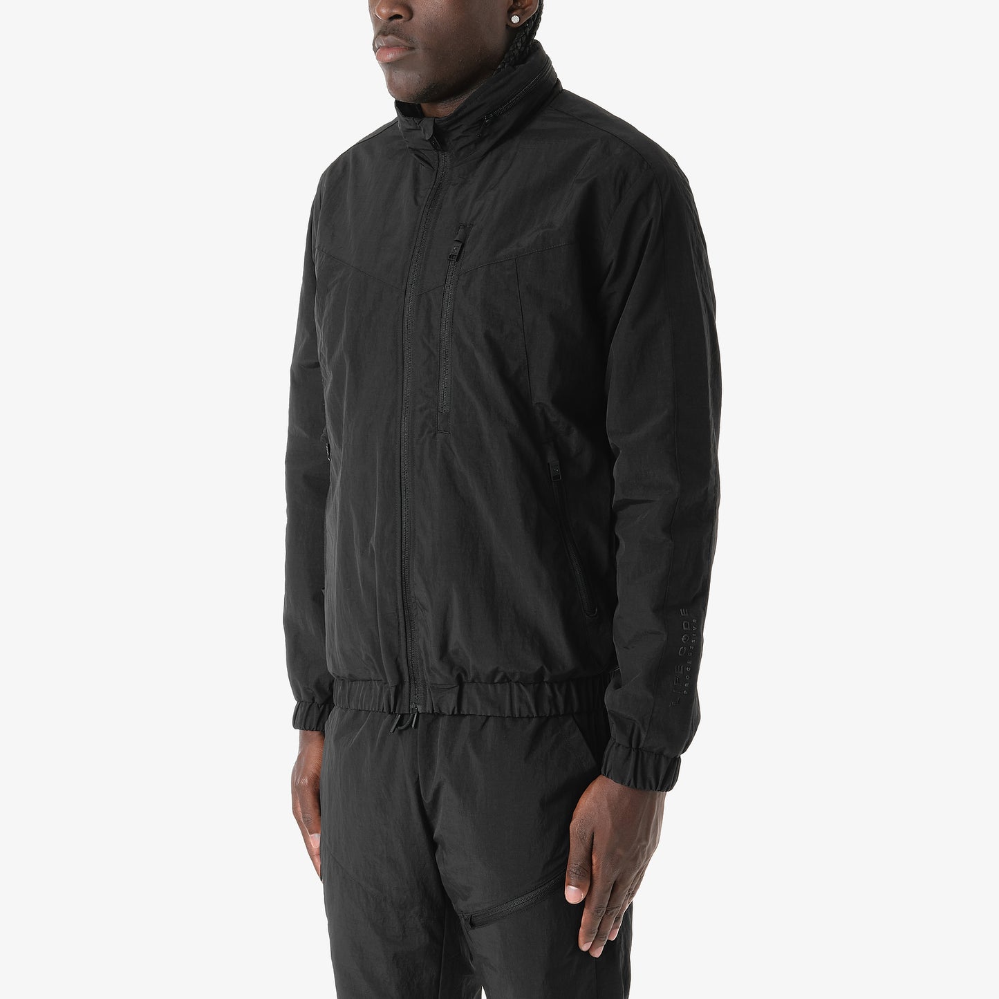 J81. BLACK FULL ZIP LIGHTWEIGHT JACKET