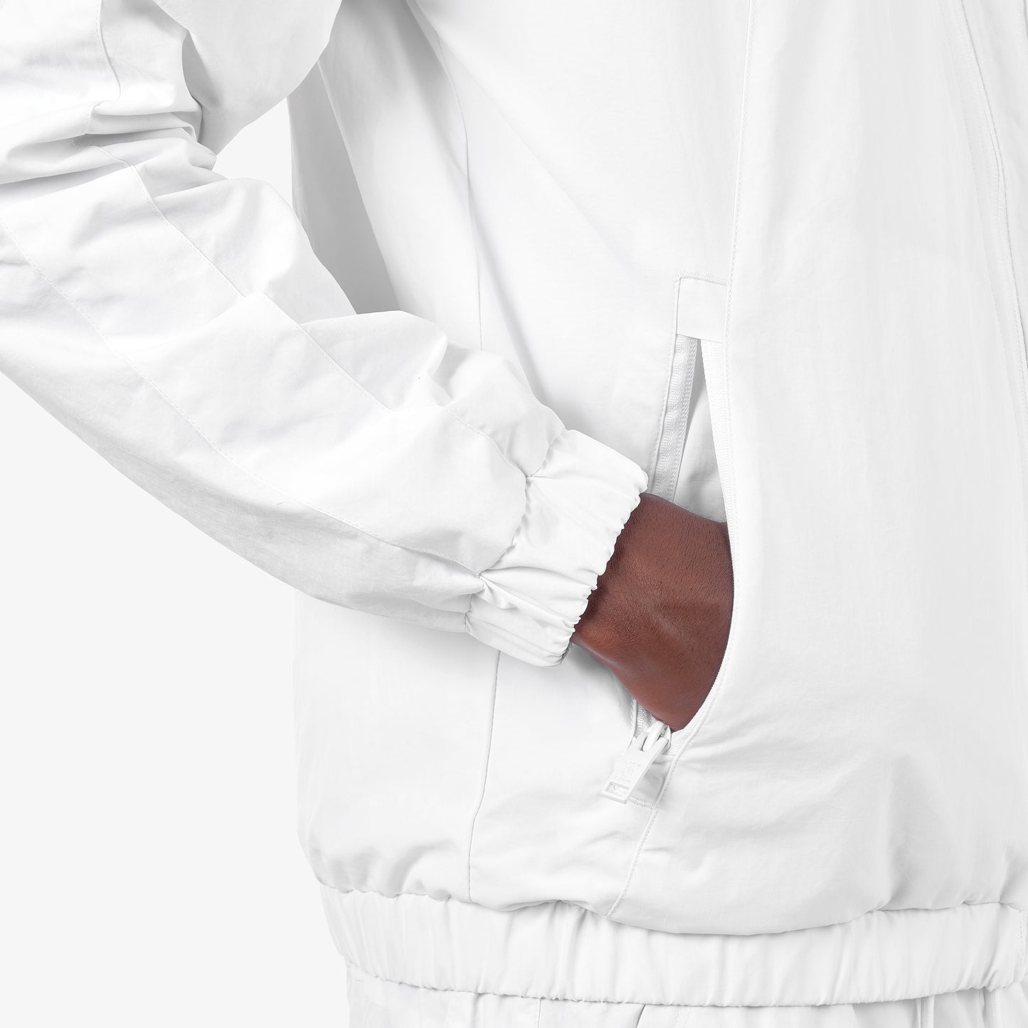 J81. WHITE FULL ZIP LIGHTWEIGHT JACKET