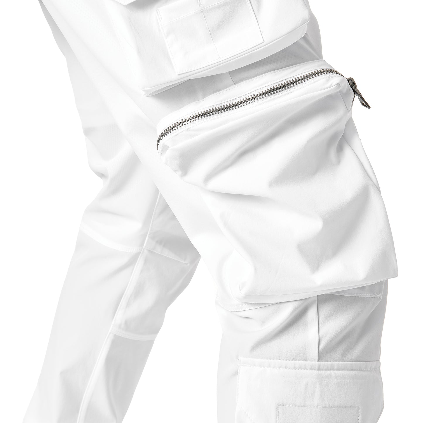 V6. WHITE CARGO PANTS
