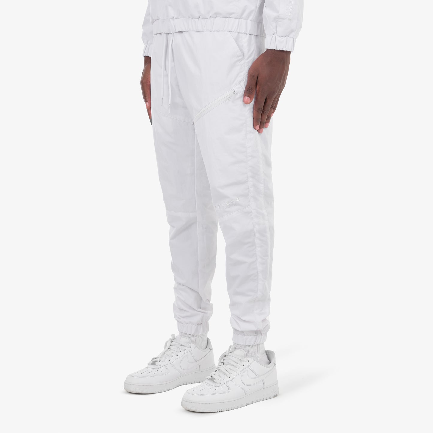 P81. WHITE WINDBREAKER PANTS