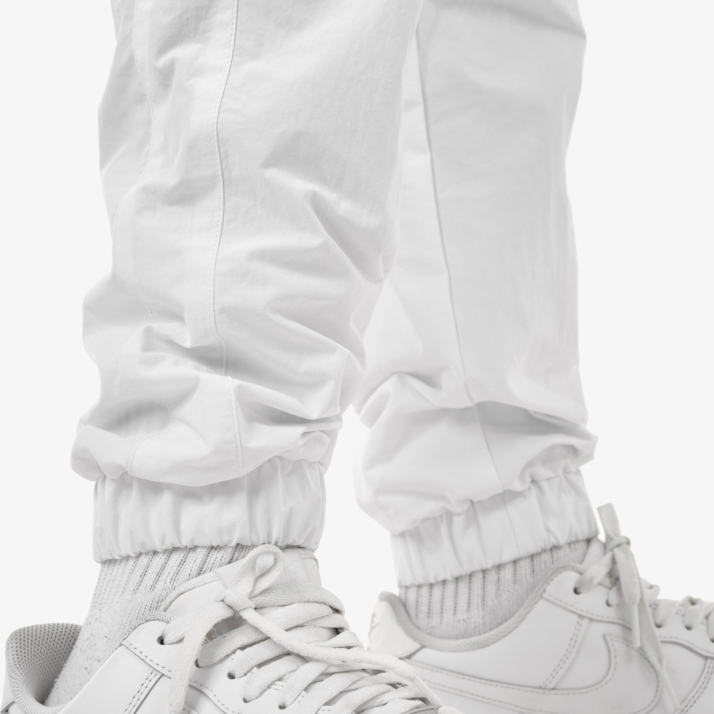 P81. WHITE WINDBREAKER PANTS