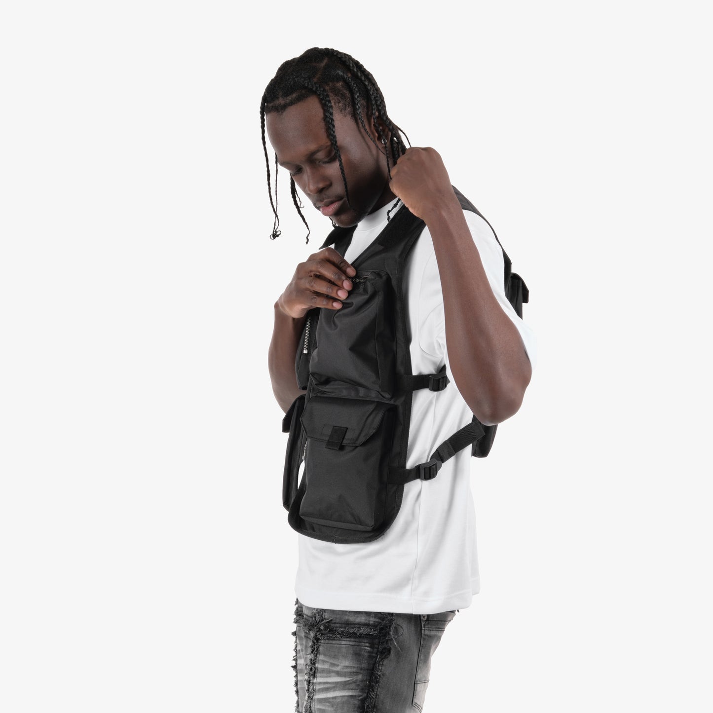 V21. BLACK UTILITY BACKPACK VEST