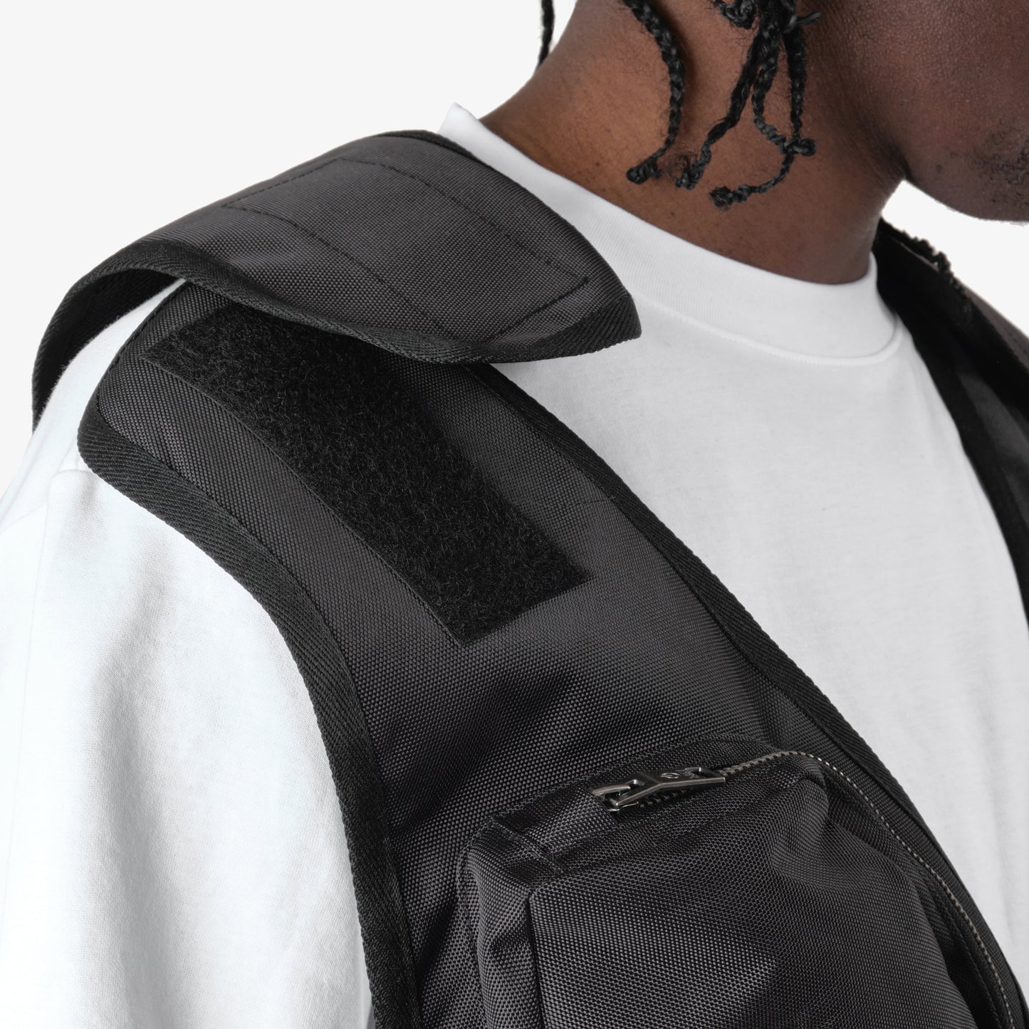 V21. BLACK UTILITY BACKPACK VEST