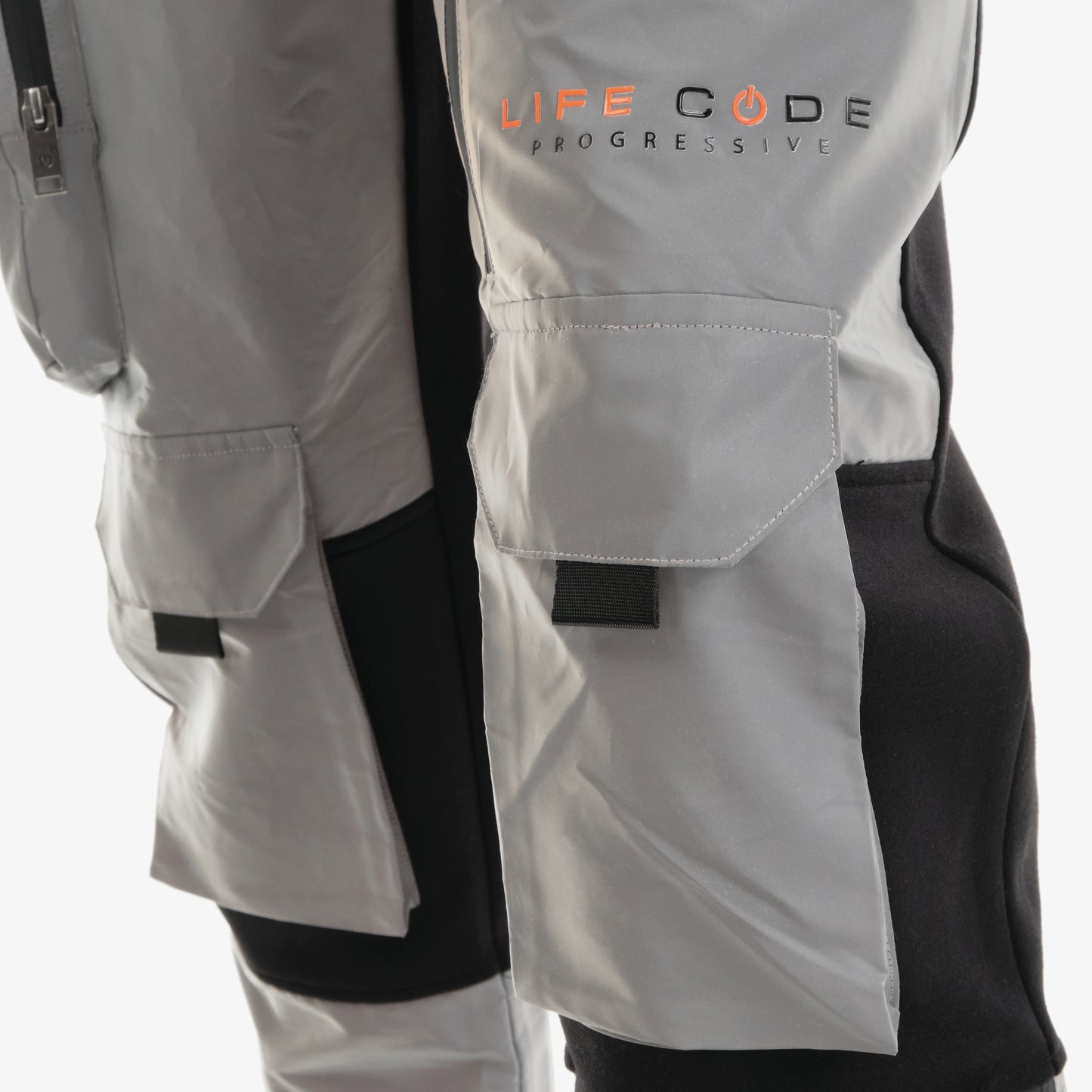 P32. SILVER REFLECTIVE UTILITY TECH FLEECE PANTS
