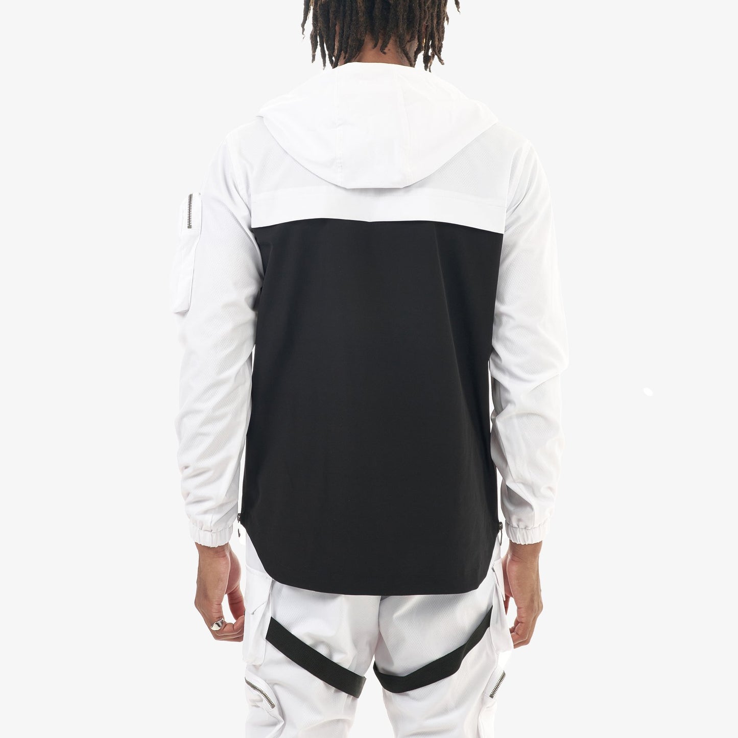 J03. WHITE PULLOVER WINDBREAKER