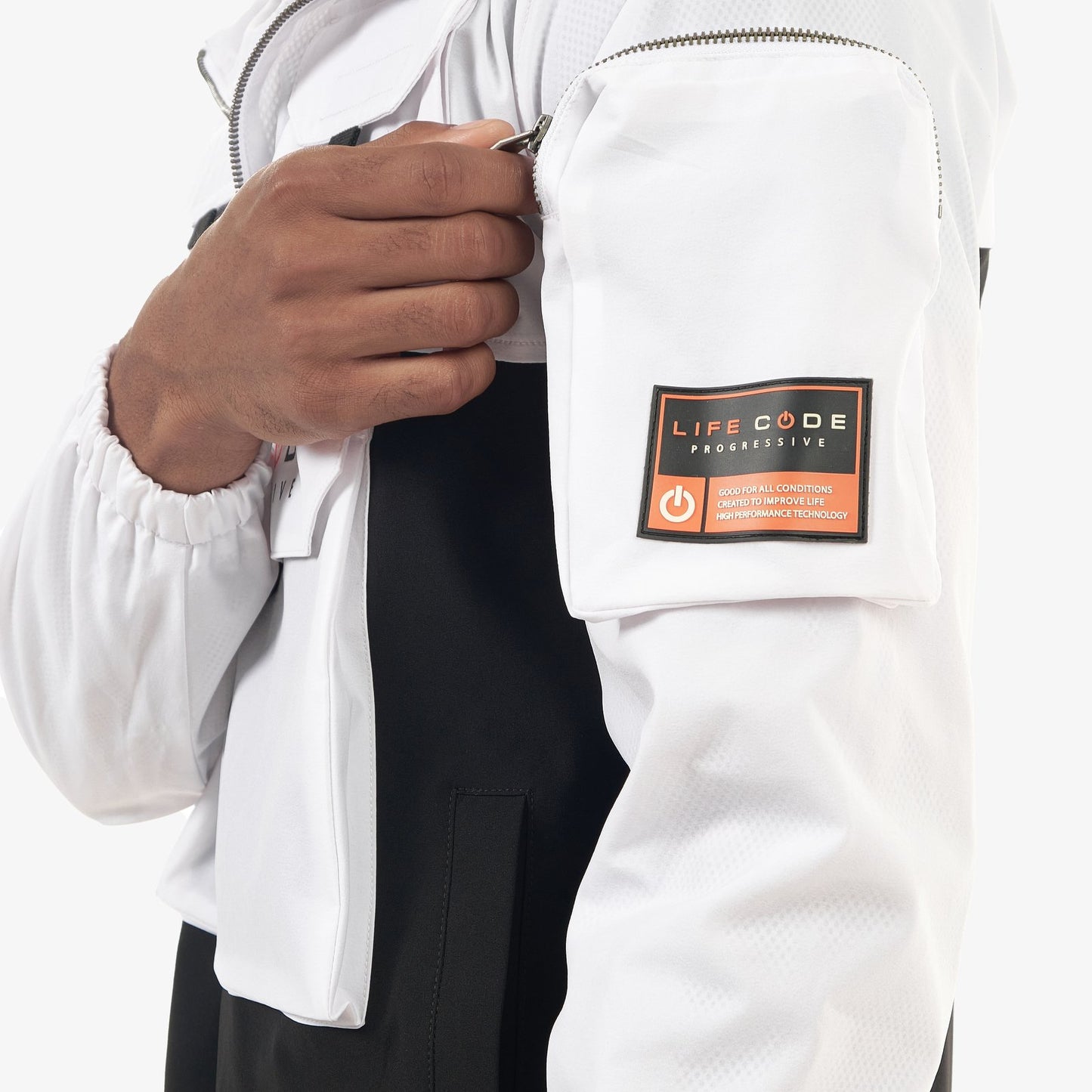 J03. WHITE PULLOVER WINDBREAKER
