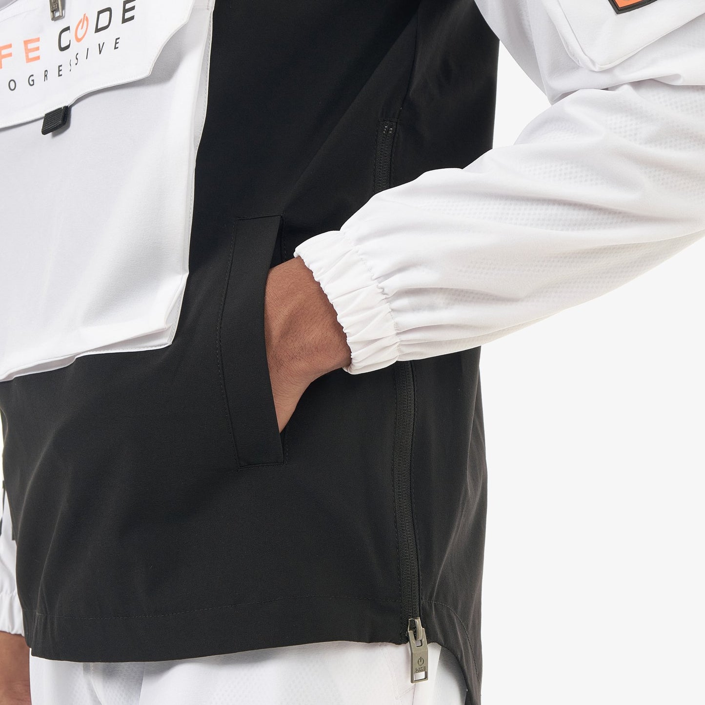 J03. WHITE PULLOVER WINDBREAKER
