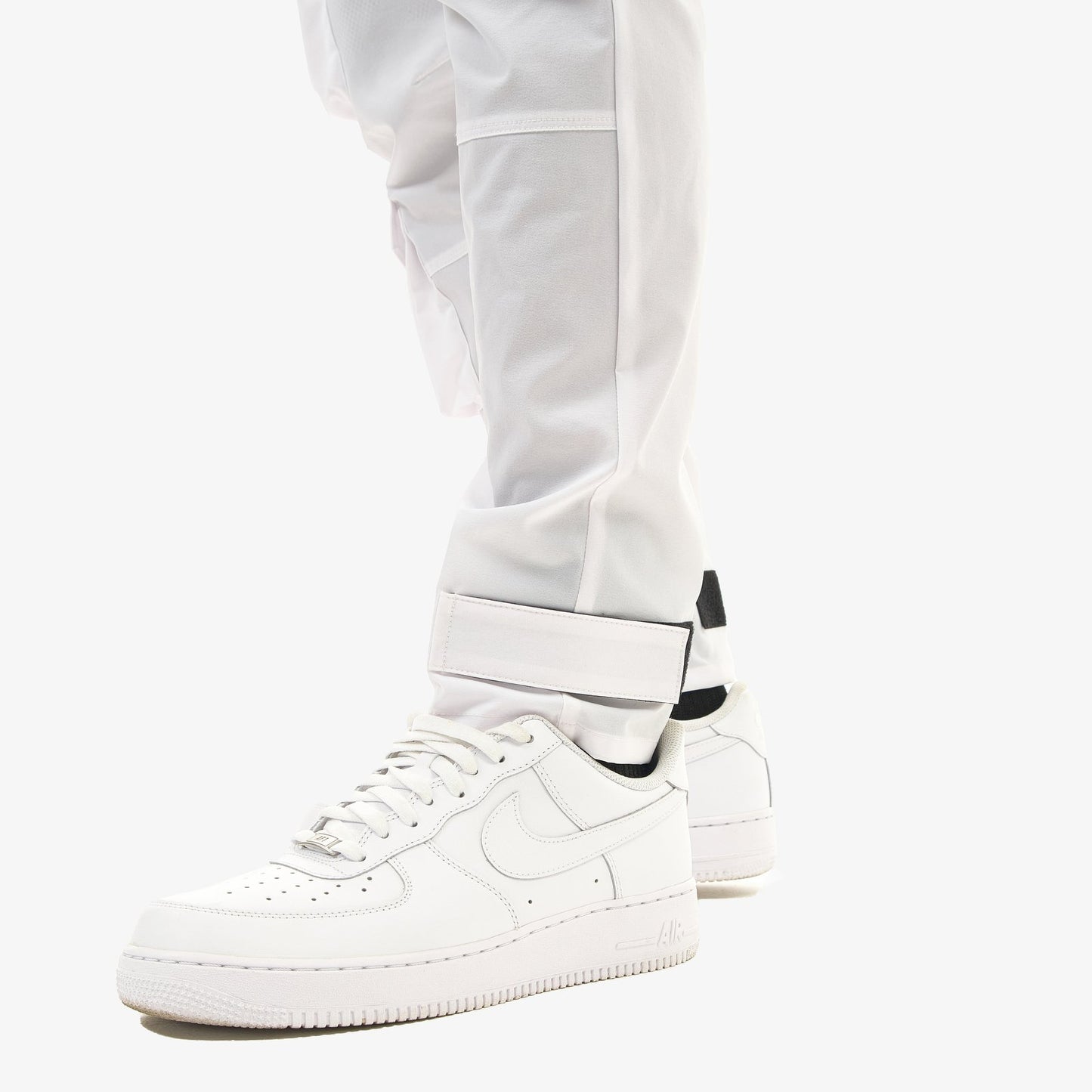 V5. WHITE PANTS W/ STRAPS