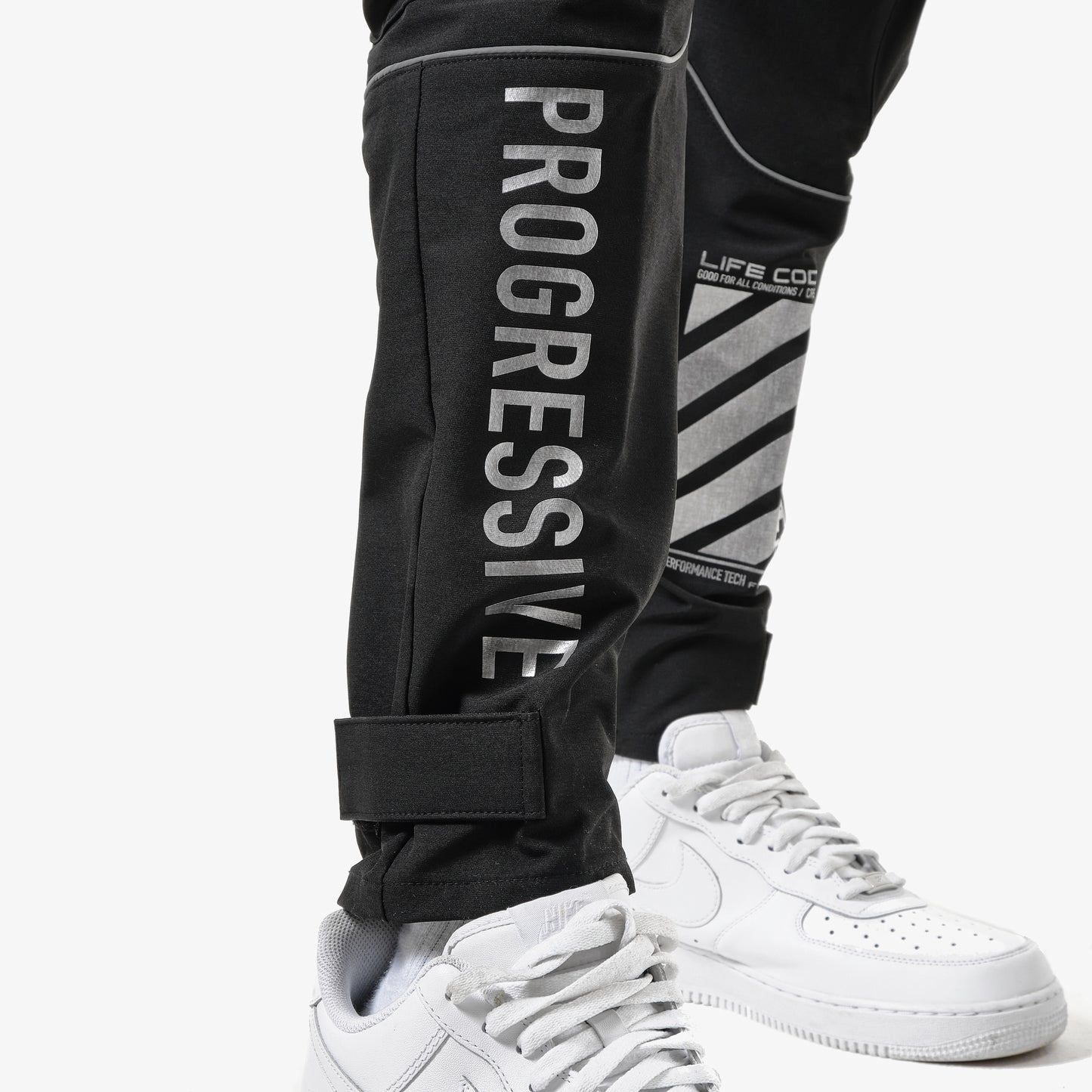 P20. BLACK 3M CARGO PANTS