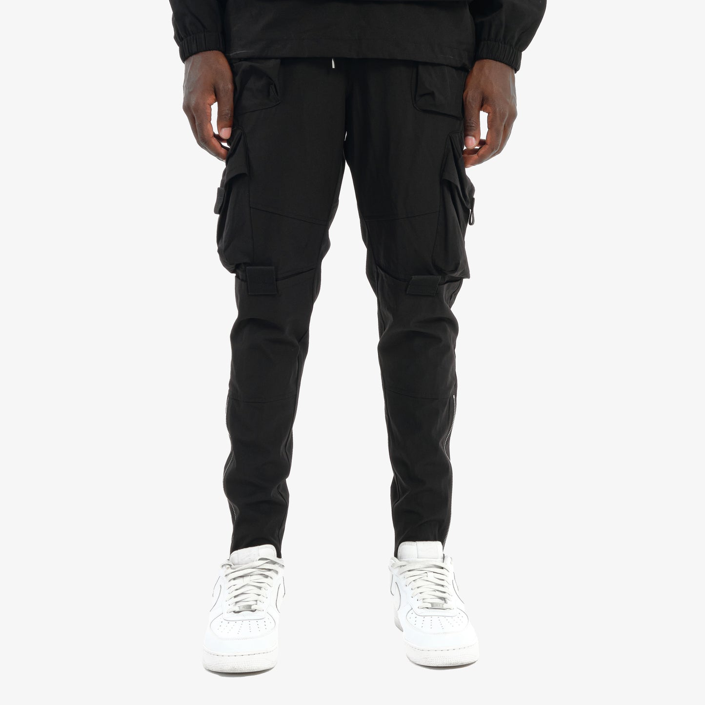P27. BLACK TASLAN CARGO PANTS