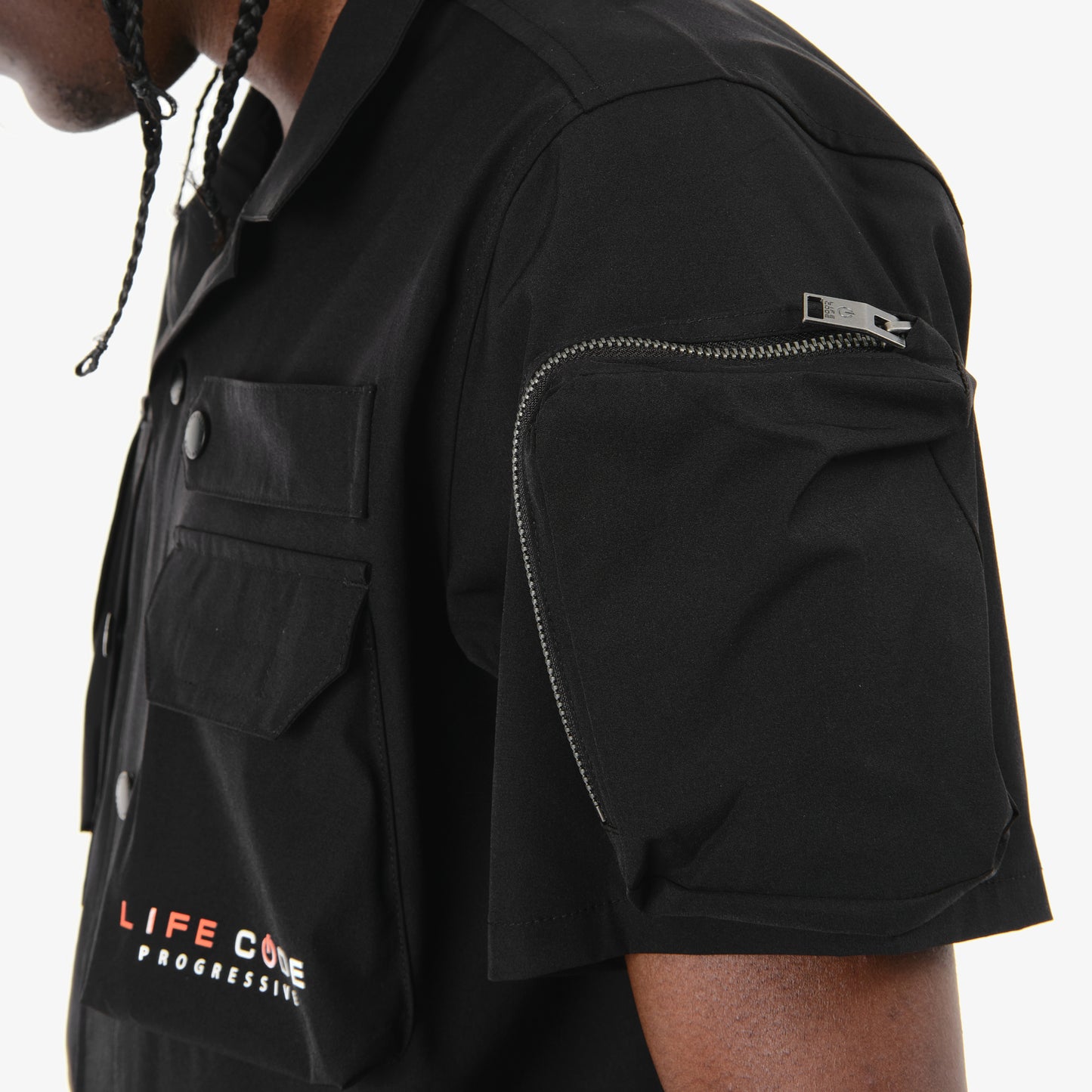 J62. BLACK UTILITY BUTTON DOWN