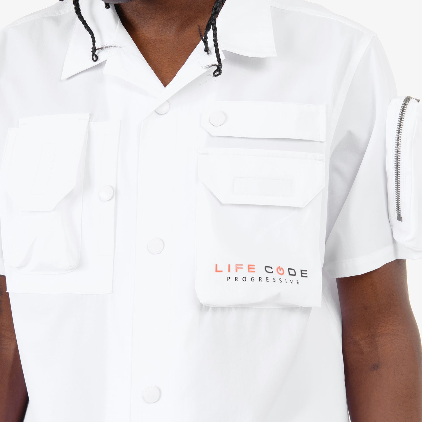 J62. WHITE UTILITY BUTTON DOWN