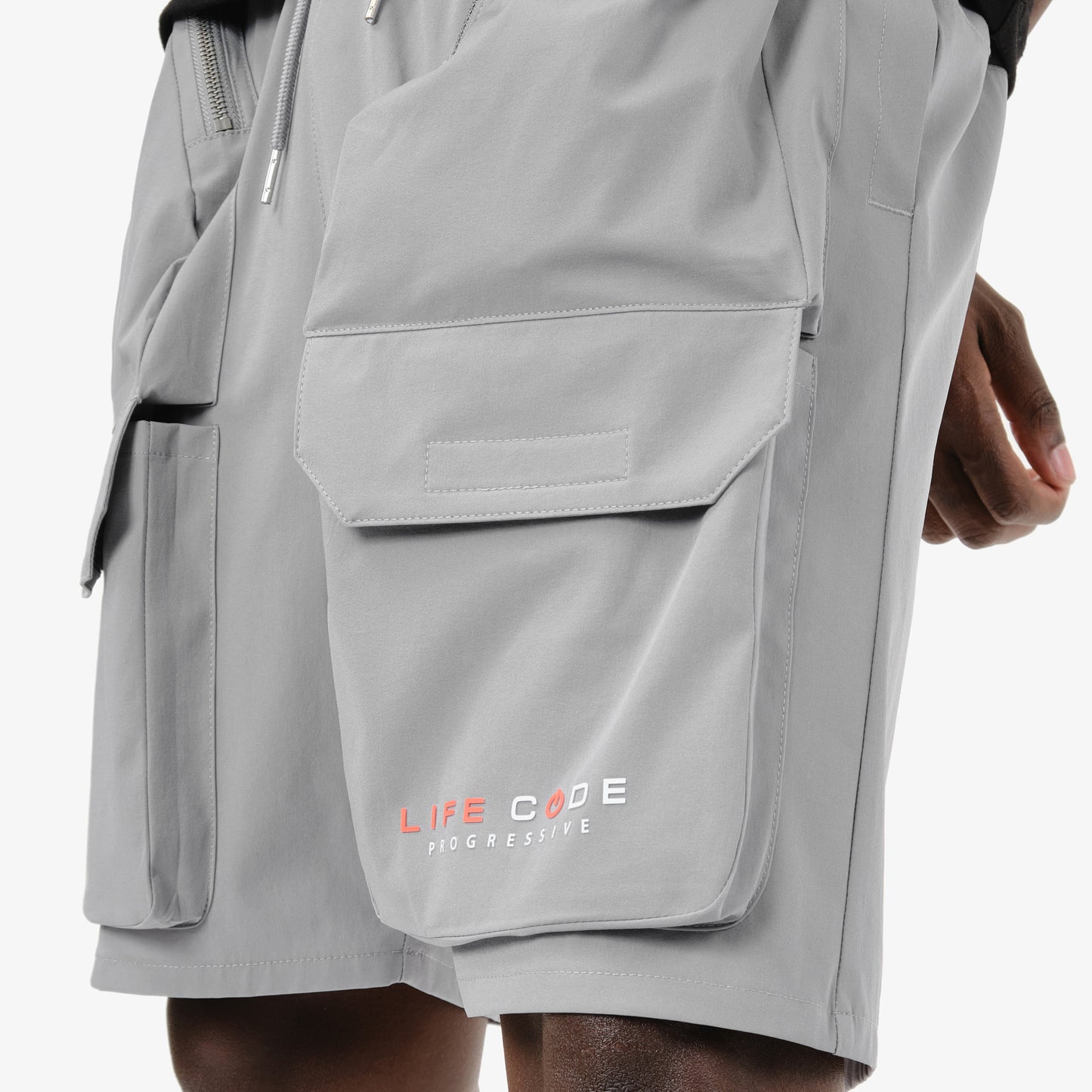 P67. GREY FRONT CARGO POCKET SHORTS