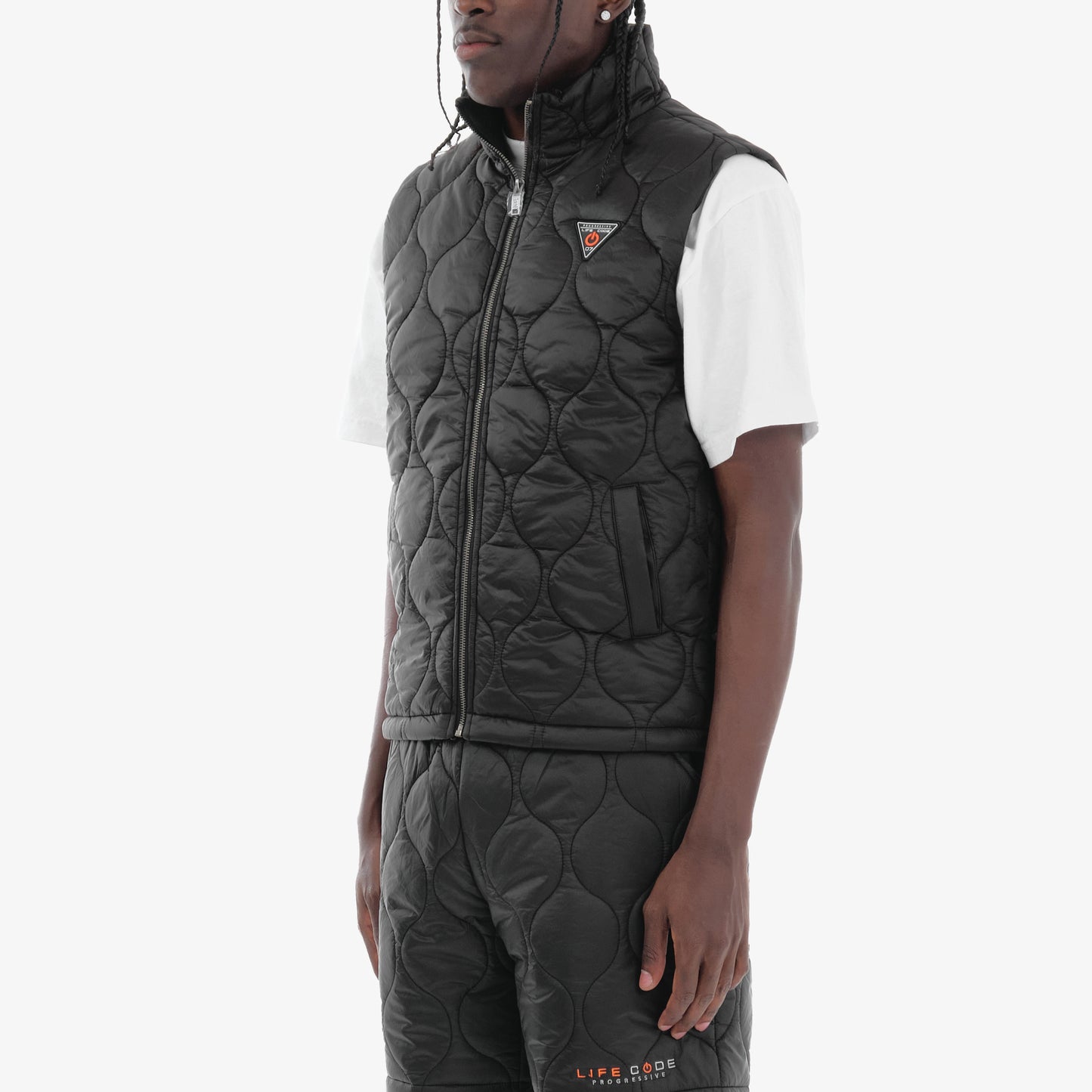 V62. BLACK FULL-ZIP QUILT VEST